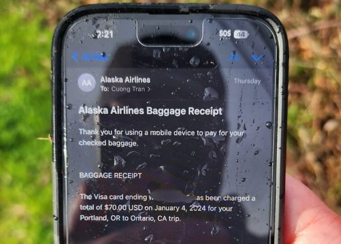 Miraculous Survival: iPhone Drops 16,000 Feet from Alaska Airlines Flight 1282 and Remains Unscathed post image
